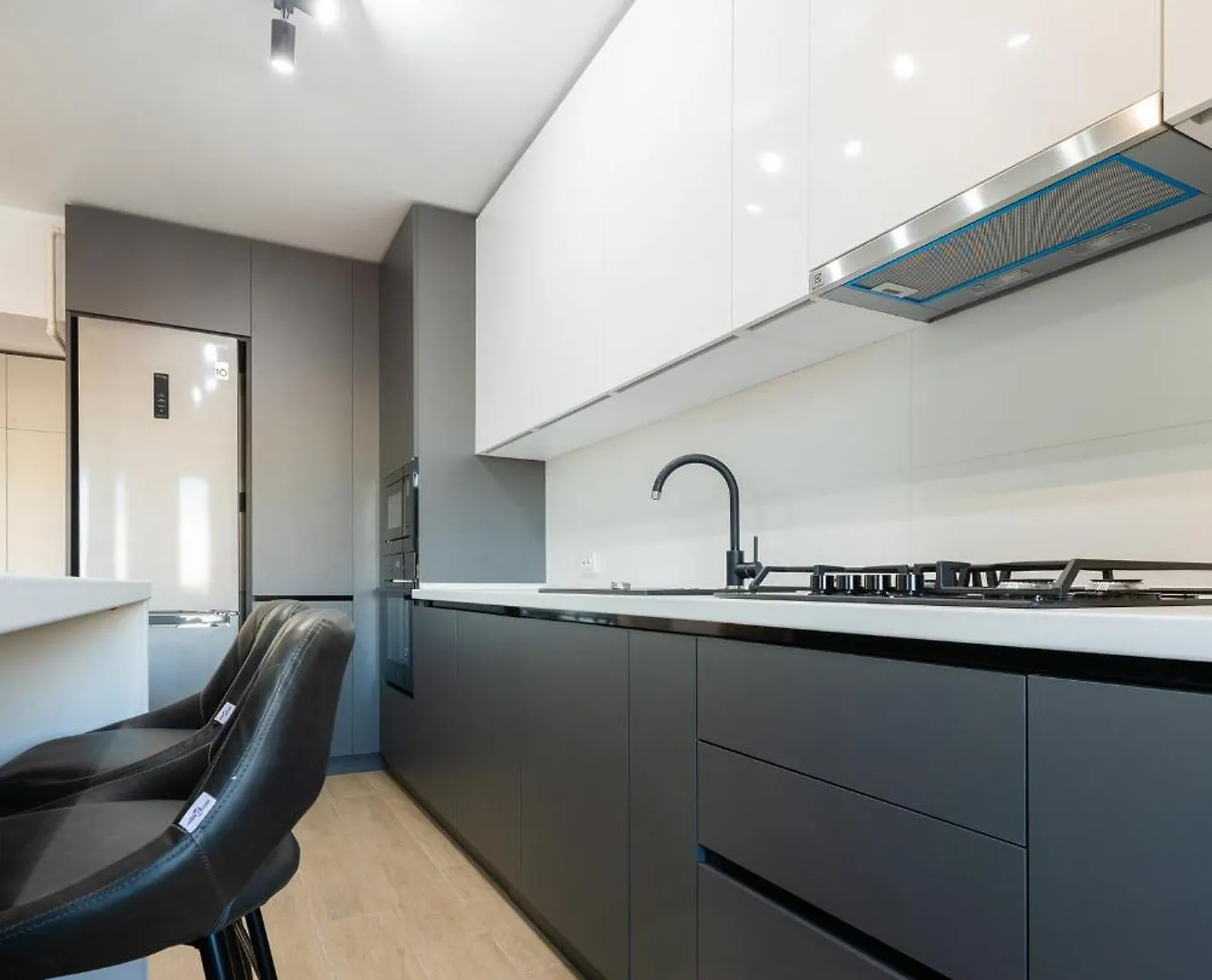 Vanda - Park-View Apartment With Private Balcony Bucureşti 0*,  România